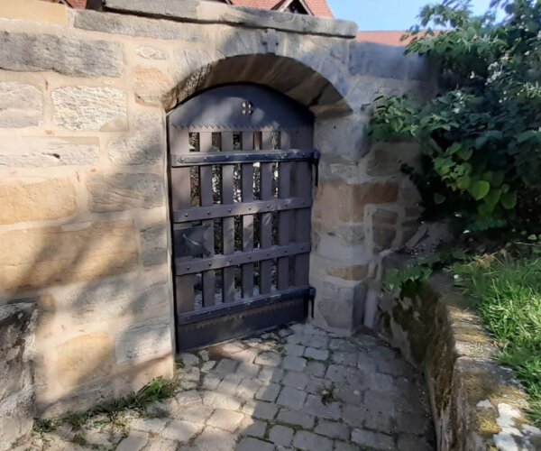 Tor Friedhofmauer Tor Friedhofmauer